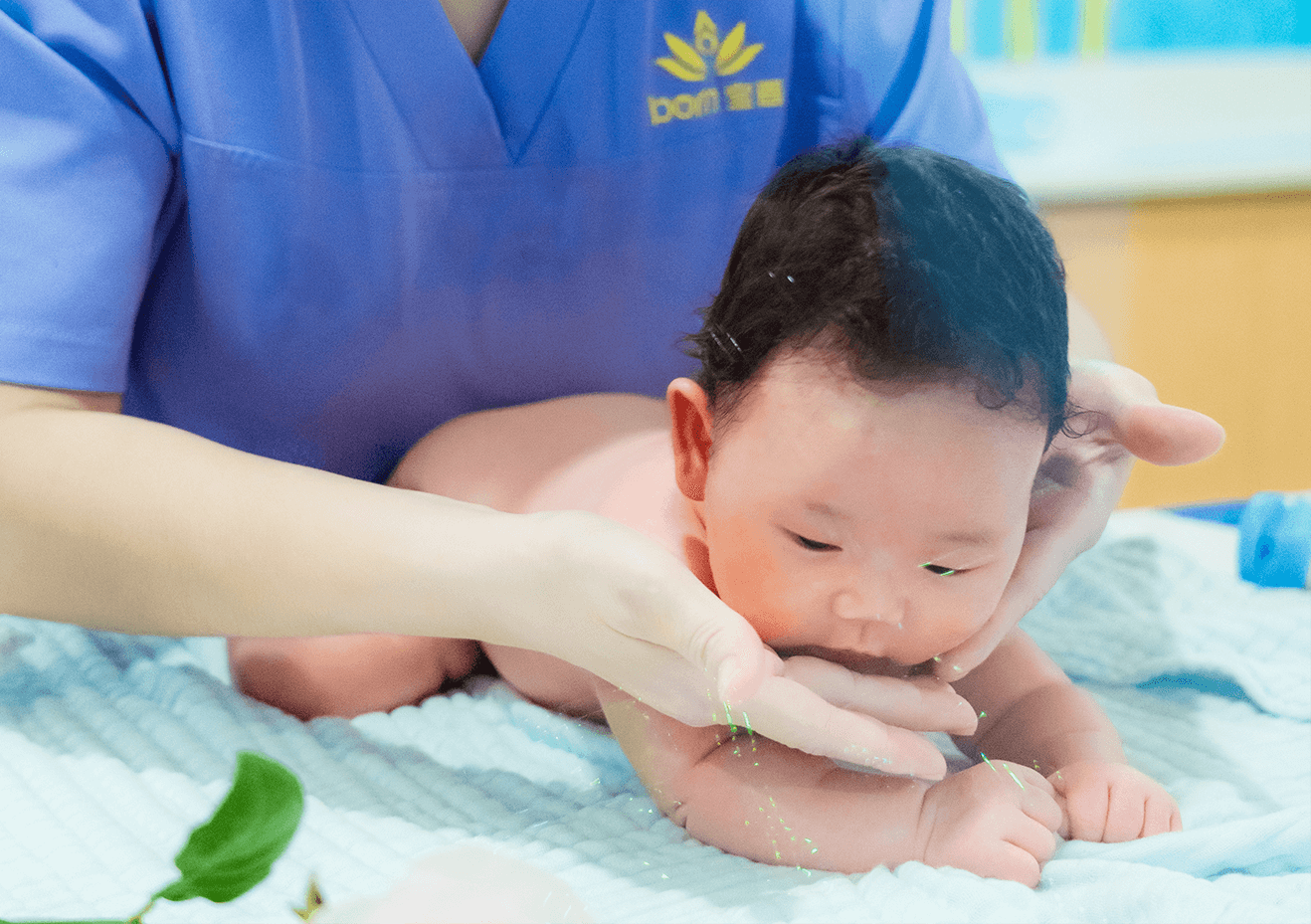 宝宝抬头训练